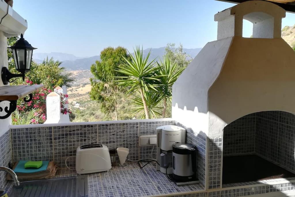 Tiny House 12M2 In Holiday Park With 55 M2 Pool Tolox Exteriör bild
